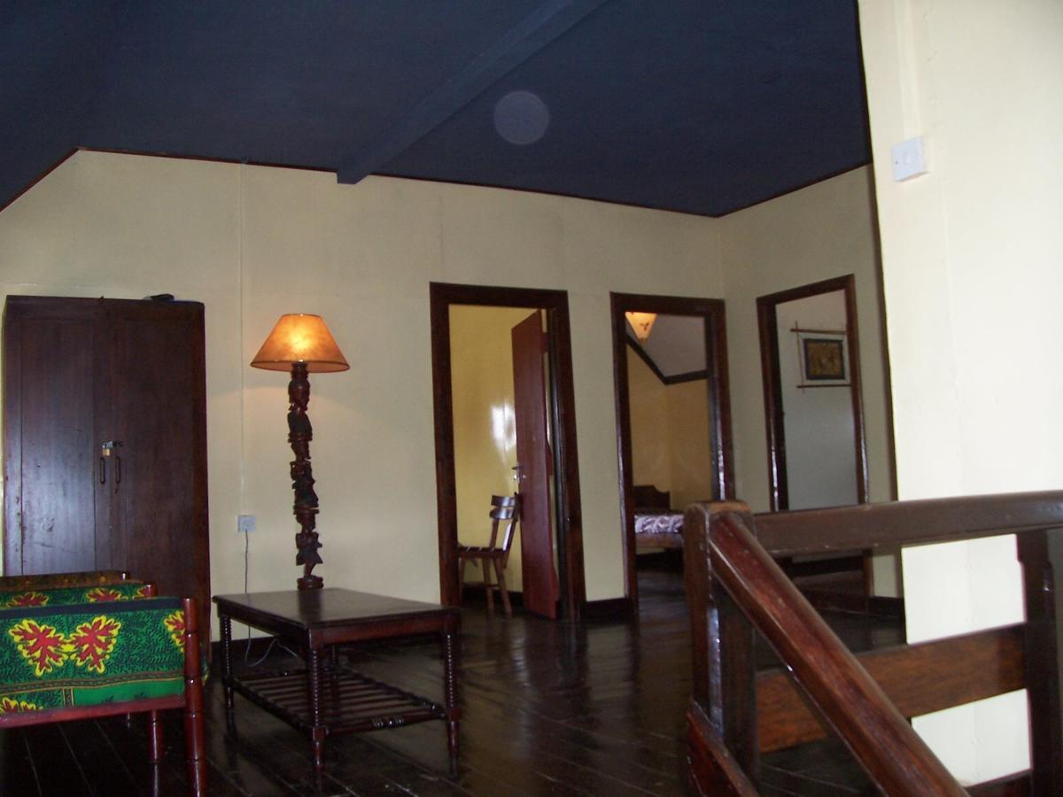 Mount Kenya National Park Castle Forest Lodge מראה חיצוני תמונה